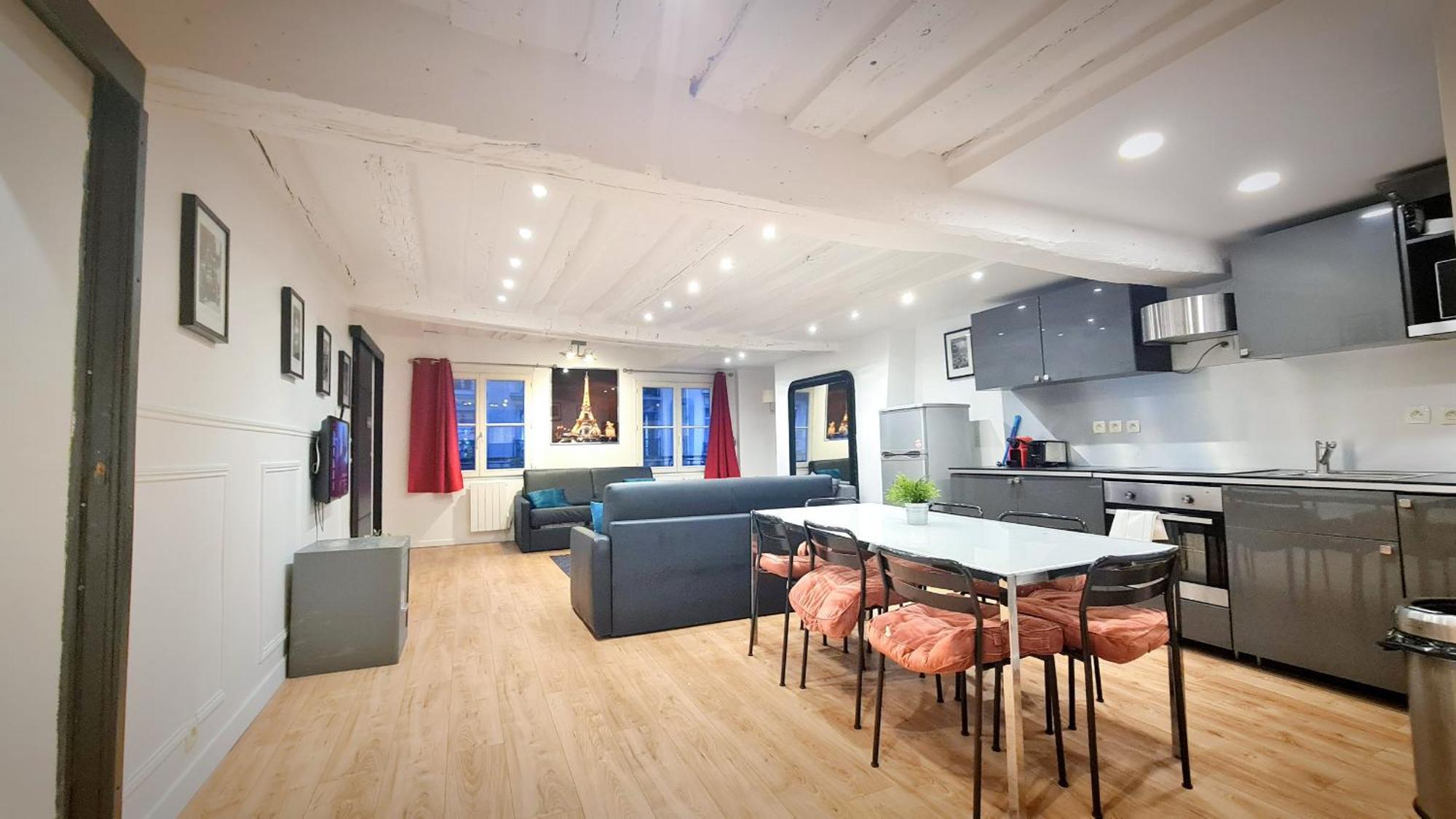 100 - Luxury 2 Bedroom - Beaubourg Marais Apartment Paris