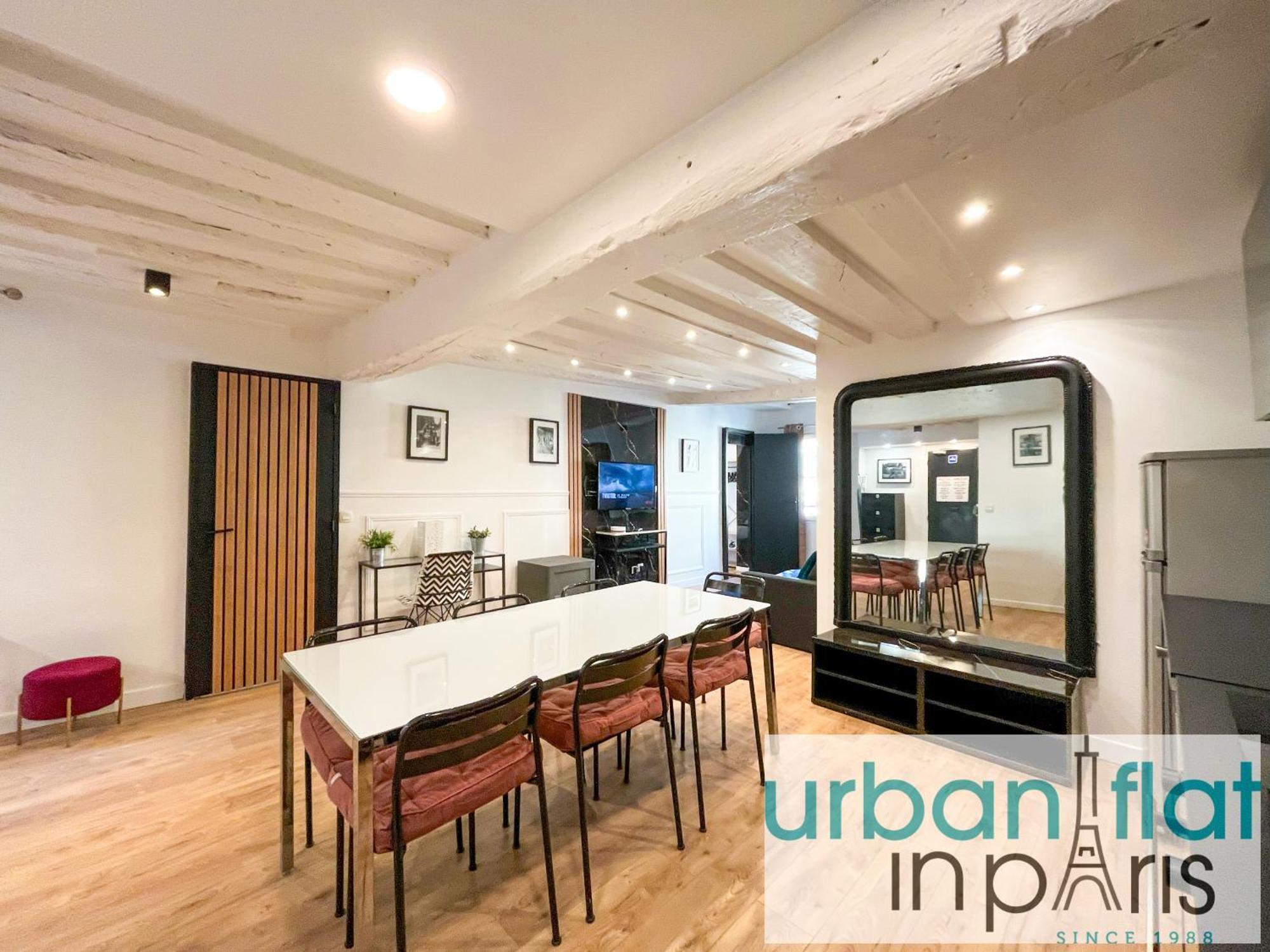 Apartment 100 - Luxury 2 Bedroom - Beaubourg Marais Paris