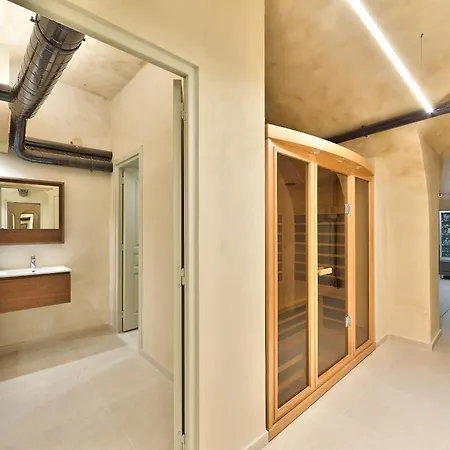 100 - Luxury 2 Bedroom - Beaubourg Marais * Parigi